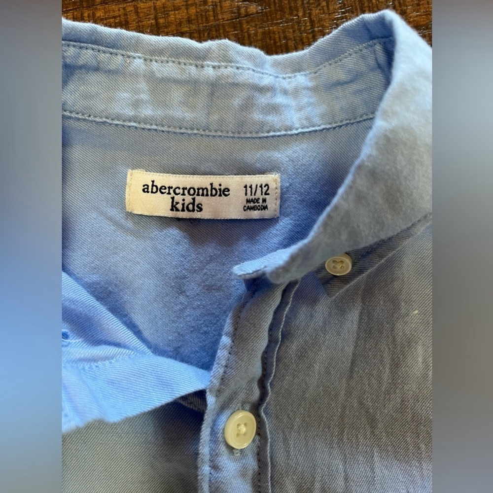 Abercrombie kids size 11/12 blue button down shirt - Picture 4 of 5
